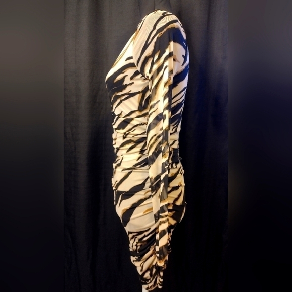 BLACK & Tan Zebra Stripe Scrunch Dress - Picture 4 of 6